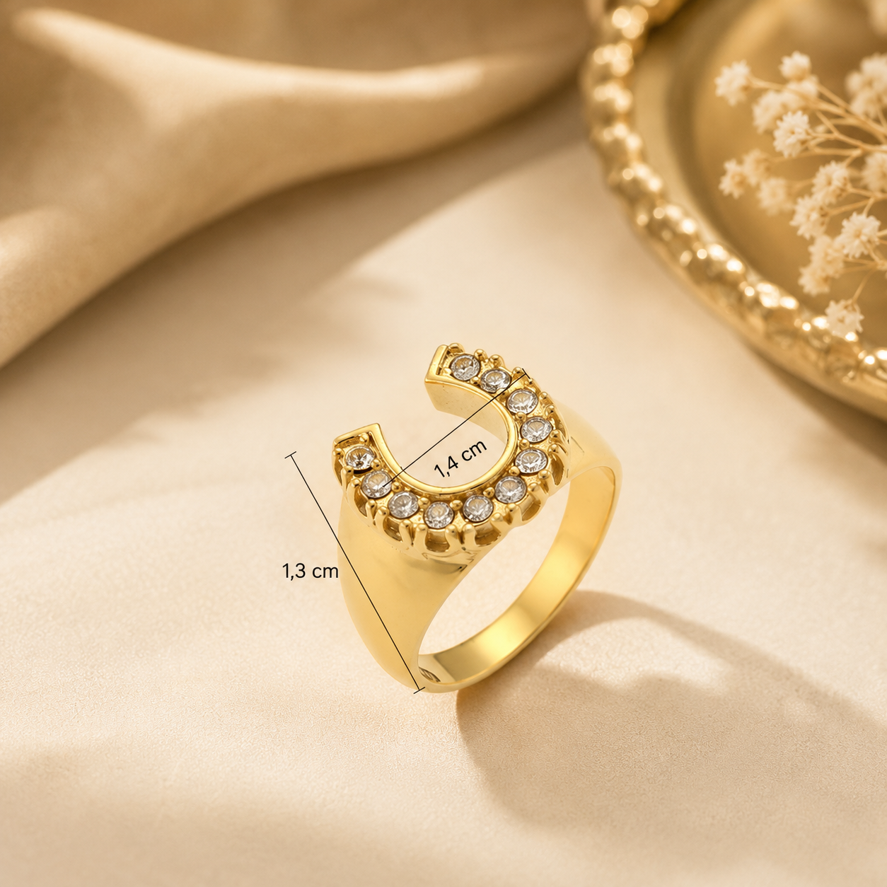Ring mit Hufeisenmotiv